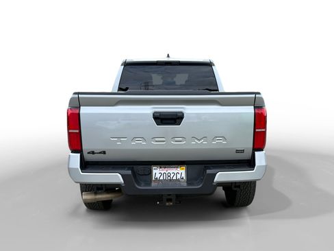 Used 2024 Toyota Tacoma TRD Off-Road image 4