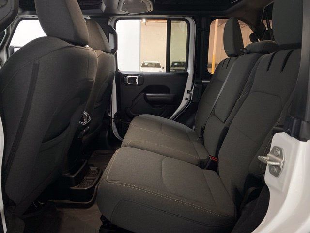 Used 2024 Jeep Wrangler Unlimited AWD/4WD image 20