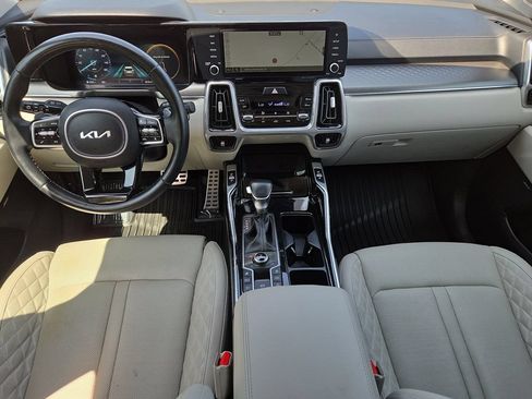Used 2023 Kia Sorento SX AWD/4WD image 10