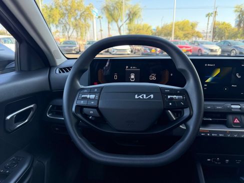 Used 2026 Kia K4 FWD image 33