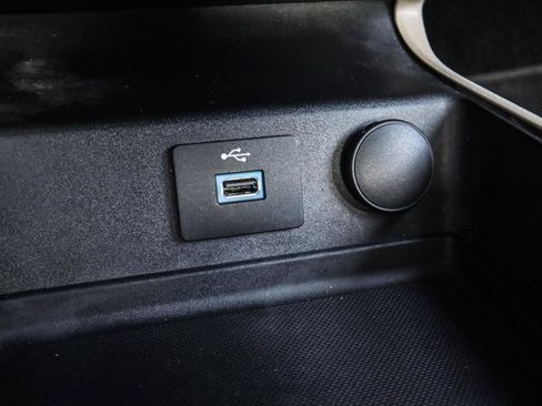 Used 2018 Ford Fusion SE image 9