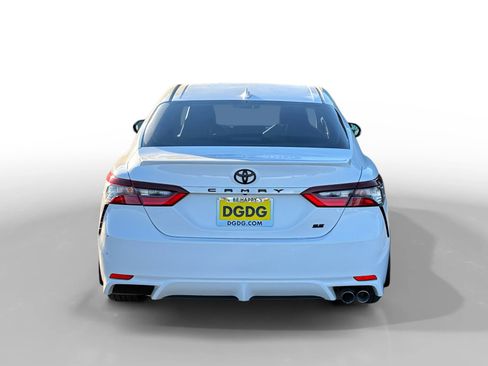 Used 2024 Toyota Camry SE image 4