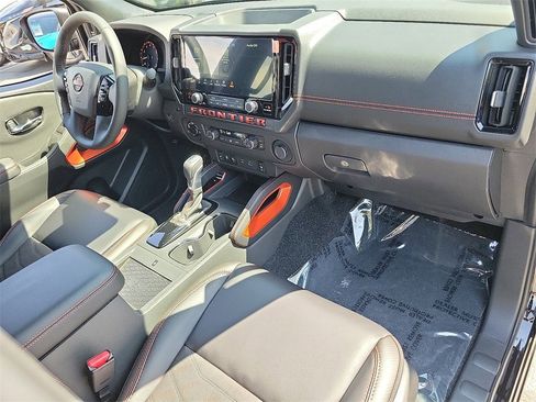 New 2025 Nissan Frontier PRO-4X w/ Pro Premium Package image 11
