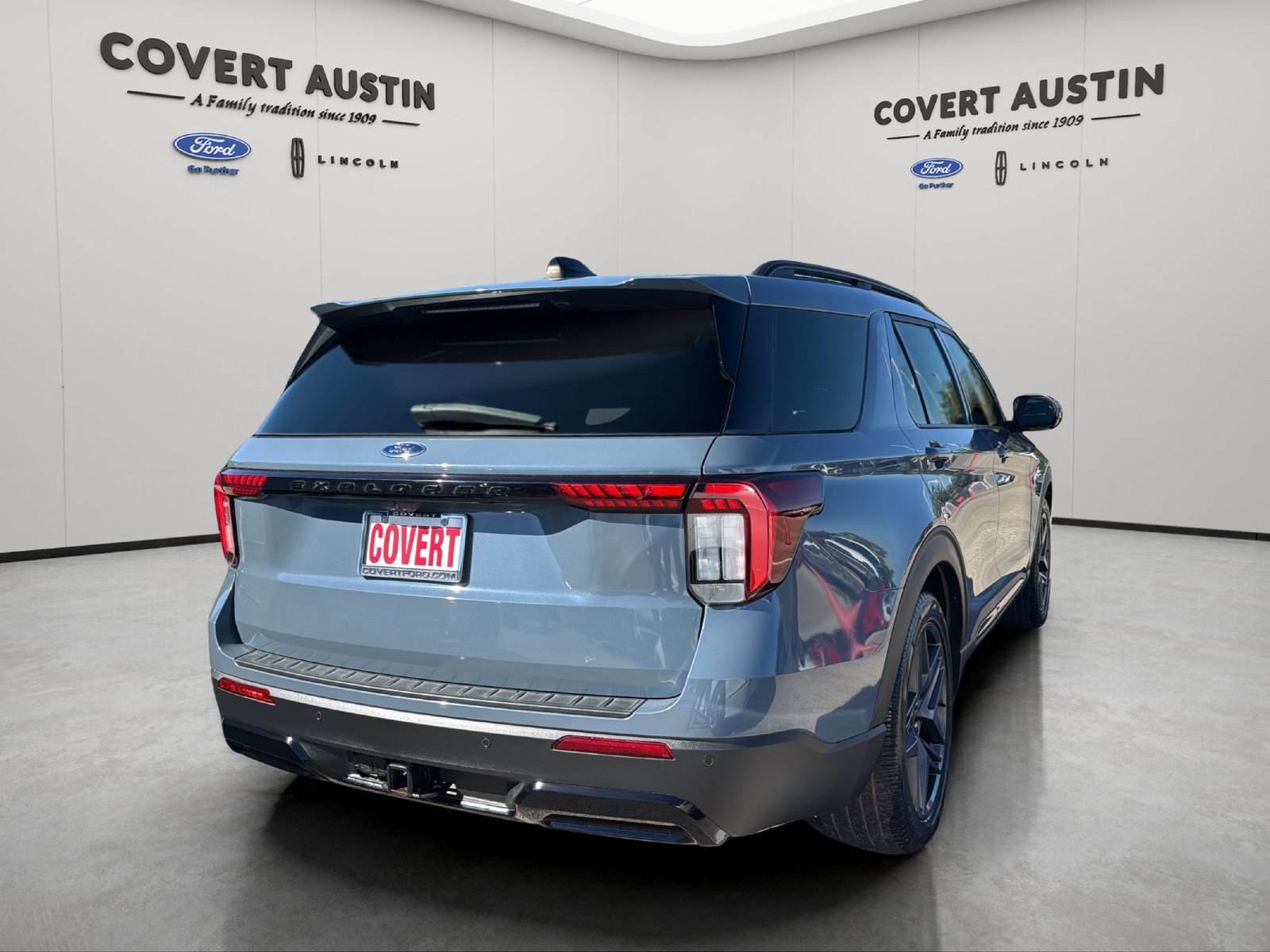 Used 2025 Ford Explorer ST-Line w/ Premium Package RWD image 5