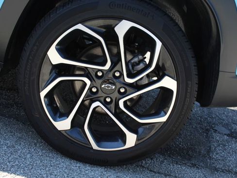 Used 2025 Chevrolet Trax RS FWD image 9