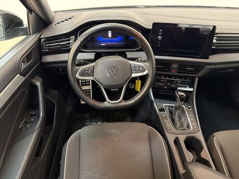 Used 2025 Volkswagen Jetta Sport FWD image 25