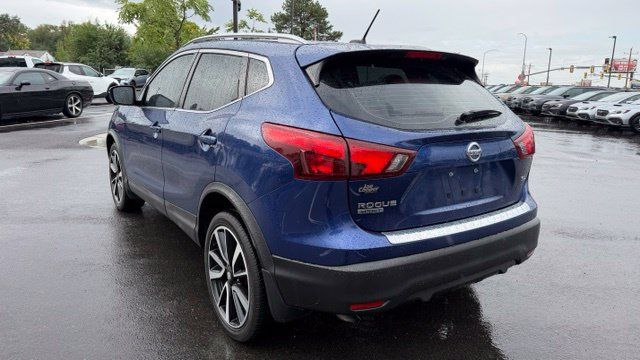 Used 2018 Nissan Rogue Sport SL w/ SL Premium Package FWD image 3