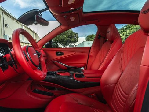 Used 2022 Aston Martin DBX image 14