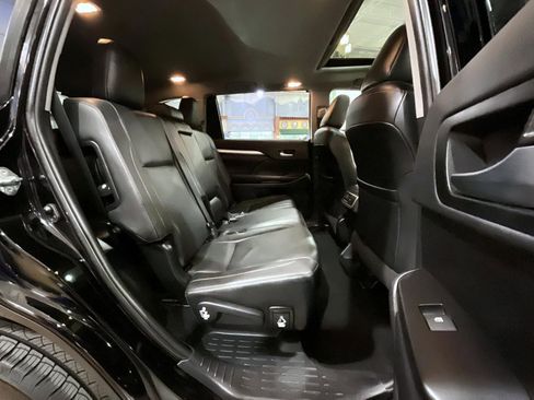 Used 2019 Toyota Highlander XLE w/ Protection Package #3 image 18