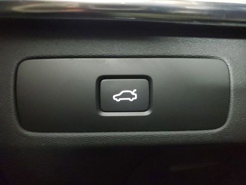 Certified 2026 Volvo XC90 B6 Plus w/ Protection Package Premier AWD/4WD image 37