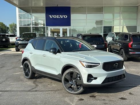 New 2026 Volvo XC40 B5 Ultra AWD/4WD image 2