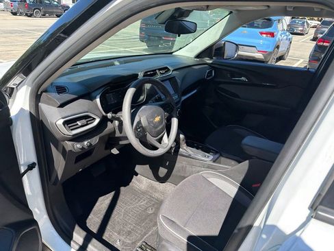 Certified 2023 Chevrolet TrailBlazer LS FWD image 11