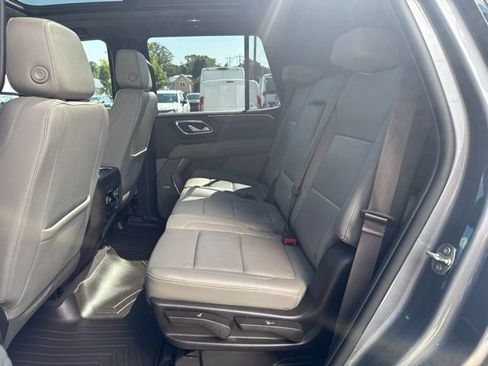 Used 2022 Chevrolet Tahoe Z71 w/ Z71 Off-Road Package AWD/4WD image 29