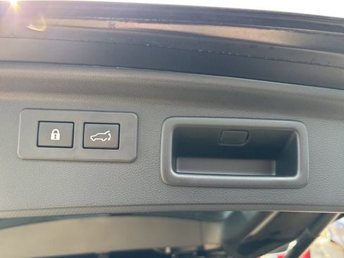 Used 2023 Subaru Forester Limited image 37