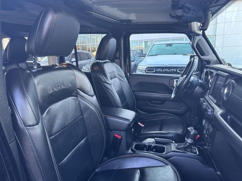 Used 2022 Jeep Wrangler Unlimited Sahara w/ Cold Weather Group image 19