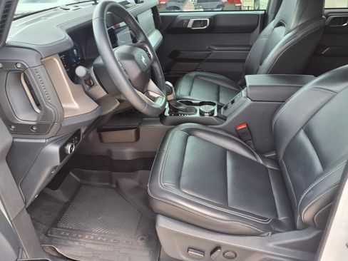Used 2025 Ford Bronco Outer Banks AWD/4WD image 12