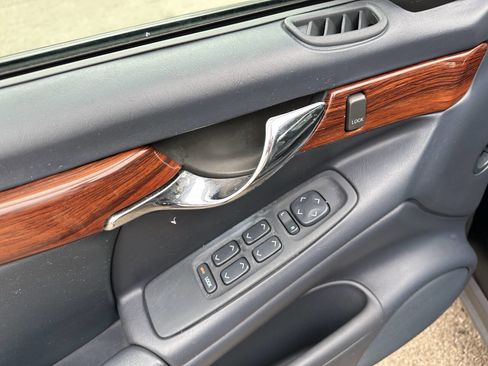 Used 2004 Cadillac De Ville image 18