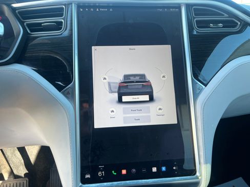 Used 2016 Tesla Model X image 27