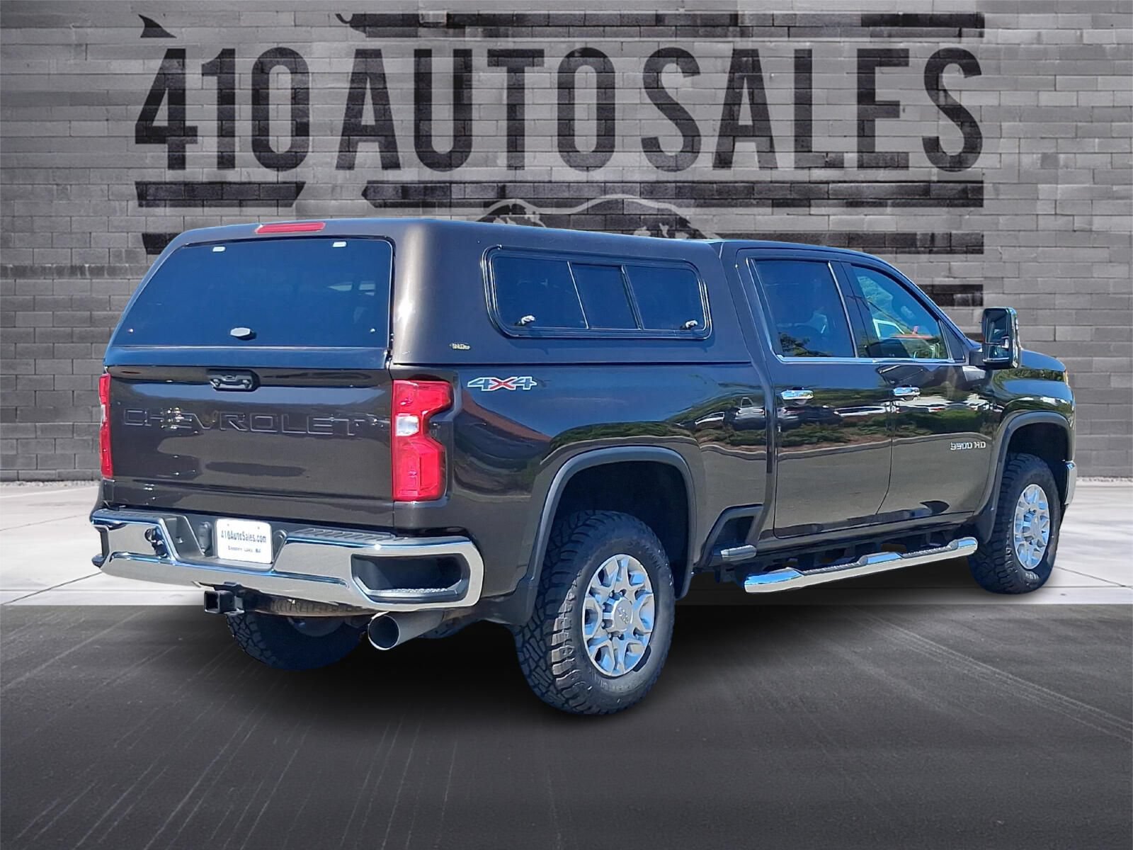 Used 2020 Chevrolet Silverado 3500 LTZ w/ LTZ Convenience Package AWD/4WD image 3