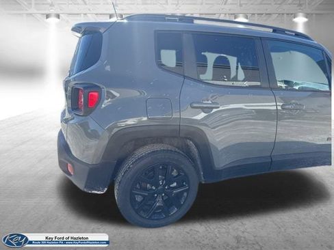 Used 2022 Jeep Renegade Altitude image 10