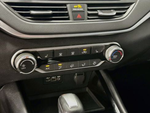 Used 2022 Nissan Altima 2.5 SV w/ SV Premium Package FWD image 23