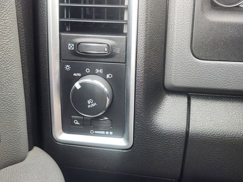 Used 2015 RAM 2500 Lone Star image 25