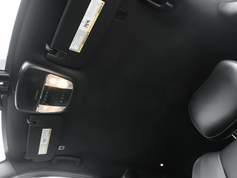 Used 2019 Jeep Grand Cherokee Altitude RWD image 21