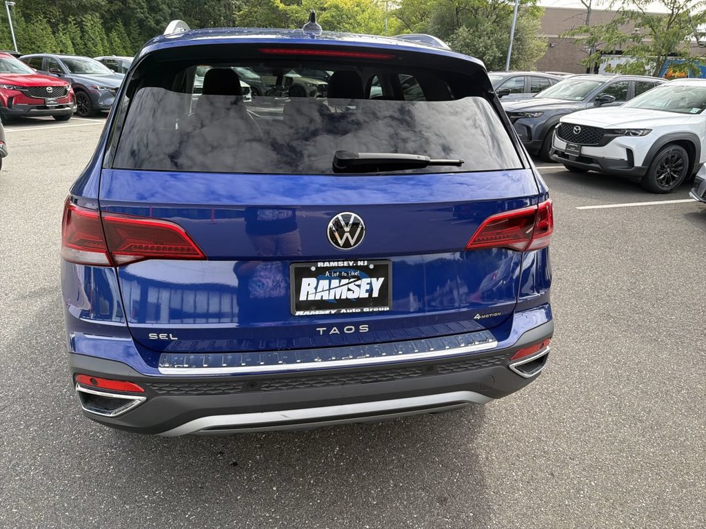 Used 2024 Volkswagen Taos SEL AWD/4WD image 7