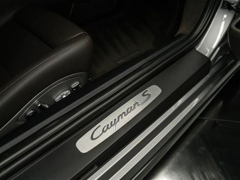 Certified 2021 Porsche 718 Cayman S RWD image 24
