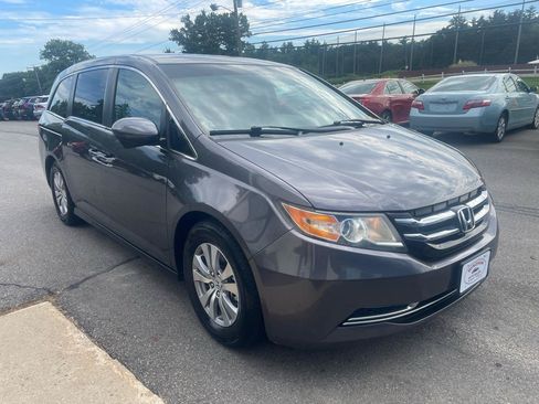 Used 2016 Honda Odyssey SE image 3
