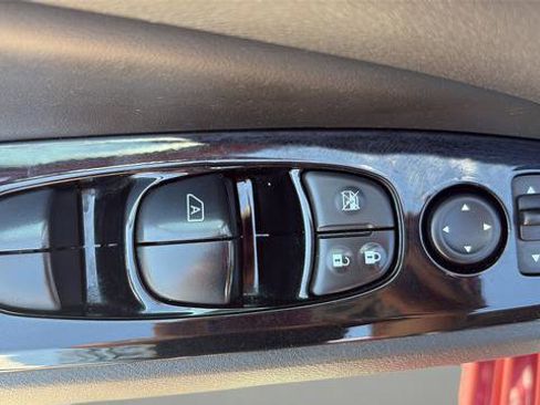 Used 2024 Nissan Altima 2.5 SR w/ SR Premium Package FWD image 13