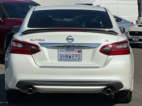 Used 2017 Nissan Altima 2.5 SR w/ Midnight Edition Package image 8