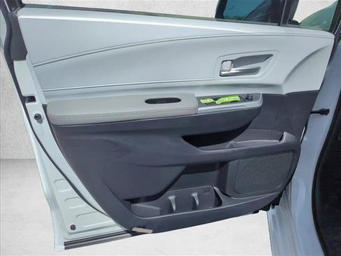 New 2026 Toyota Sienna XLE FWD image 12