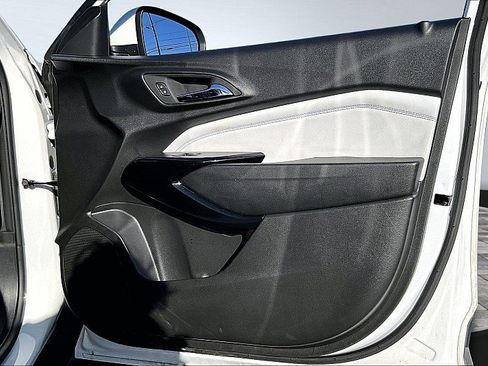 Used 2024 Chevrolet Trax LT image 23