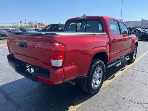 Used 2017 Toyota Tacoma SR w/ SR Convenience Package image 4