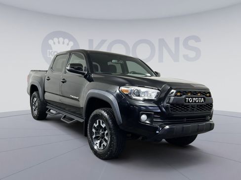 Used 2017 Toyota Tacoma TRD Off-Road w/ Tow Package (A/T) AWD/4WD image 10