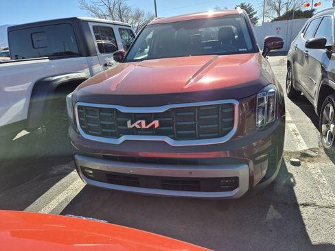Used 2024 Kia Telluride SX Prestige image 2