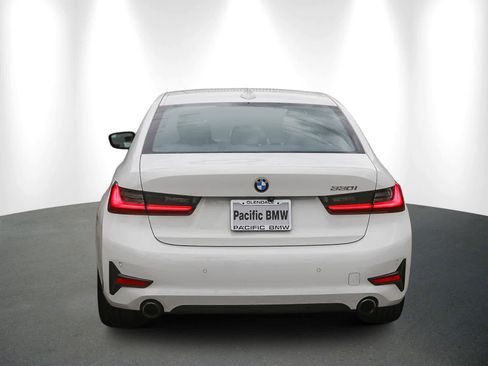 Used 2022 BMW 330i Sedan w/ Driving Assistance Package image 5
