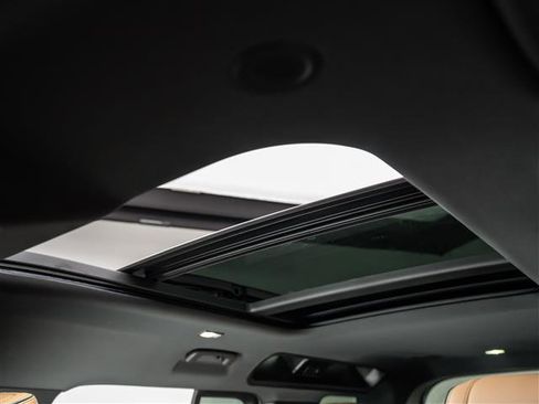 New 2026 Land Rover Defender 110 X-Dynamic SE image 16