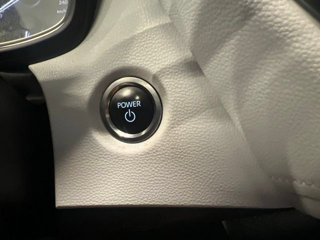 Used 2024 Toyota Corolla SE AWD/4WD image 17