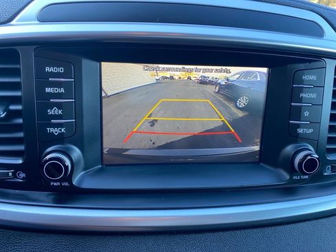 Used 2020 Kia Sorento LX w/ LX I4 Convenience Package image 16
