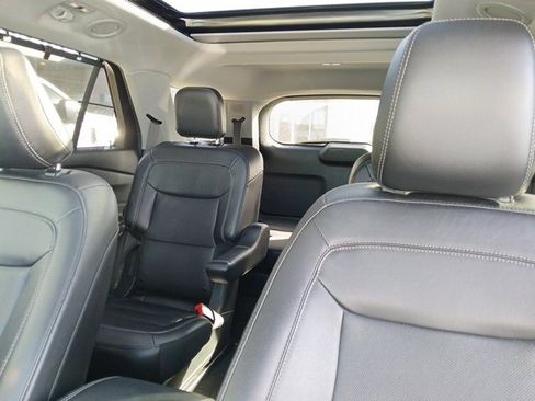 Used 2023 Ford Explorer Limited w/ Limited Technology Package image 14