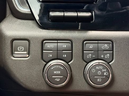 Used 2023 Chevrolet Silverado 1500 High Country w/ High Country Premium Package AWD/4WD image 10