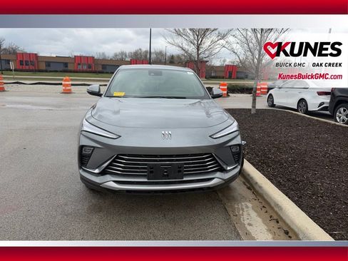 Used 2025 Buick Envista Preferred w/ Convenience I Package image 3