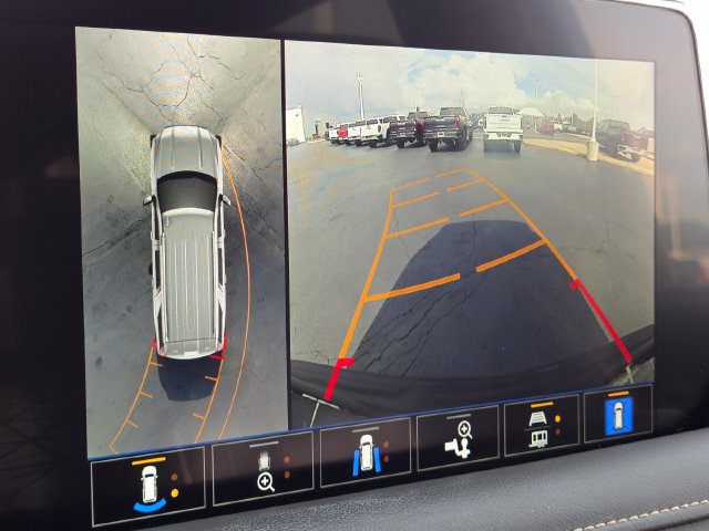 Used 2023 GMC Yukon SLT w/ SLT Luxury Package AWD/4WD image 9