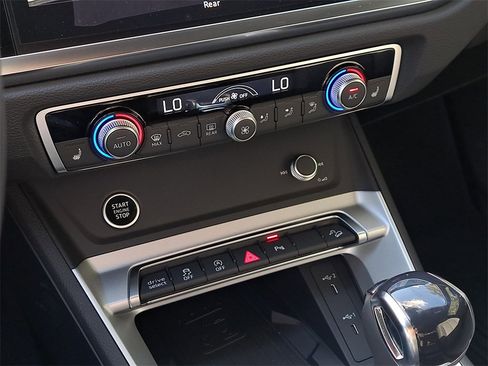 New 2025 Audi Q3 2.0T Premium image 14