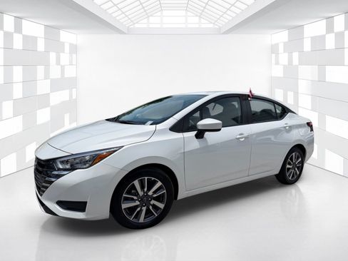 Certified 2025 Nissan Versa SV FWD image 3