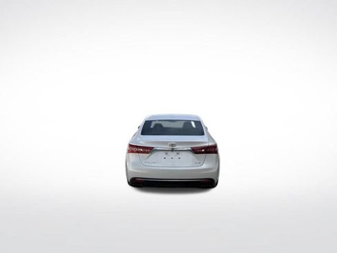 Used 2018 Toyota Avalon XLE FWD image 4