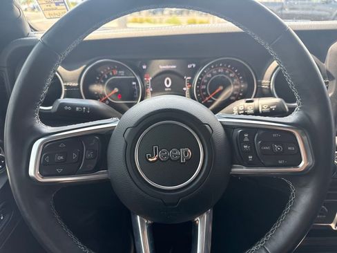 Used 2019 Jeep Wrangler Unlimited Sahara w/ Quick Order Package 24M Moab image 21