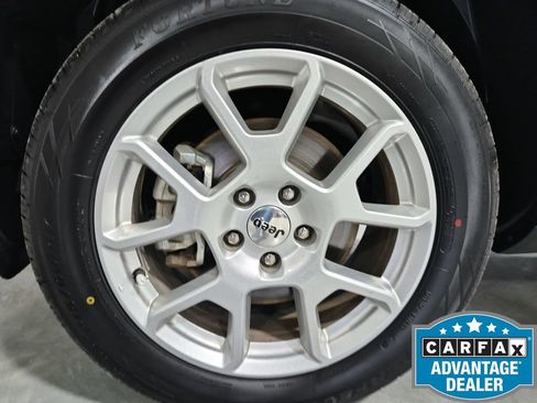 Used 2023 Jeep Renegade Latitude AWD/4WD image 12